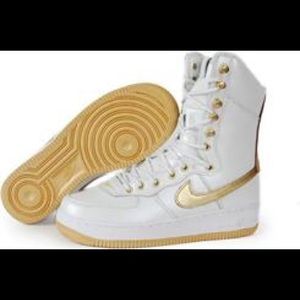 Nile Women's high top sneakers Classics